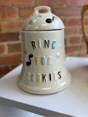 Vintage American Bisque Ring for Cookies Cookie Jar Bell Shape Musical Notes USA